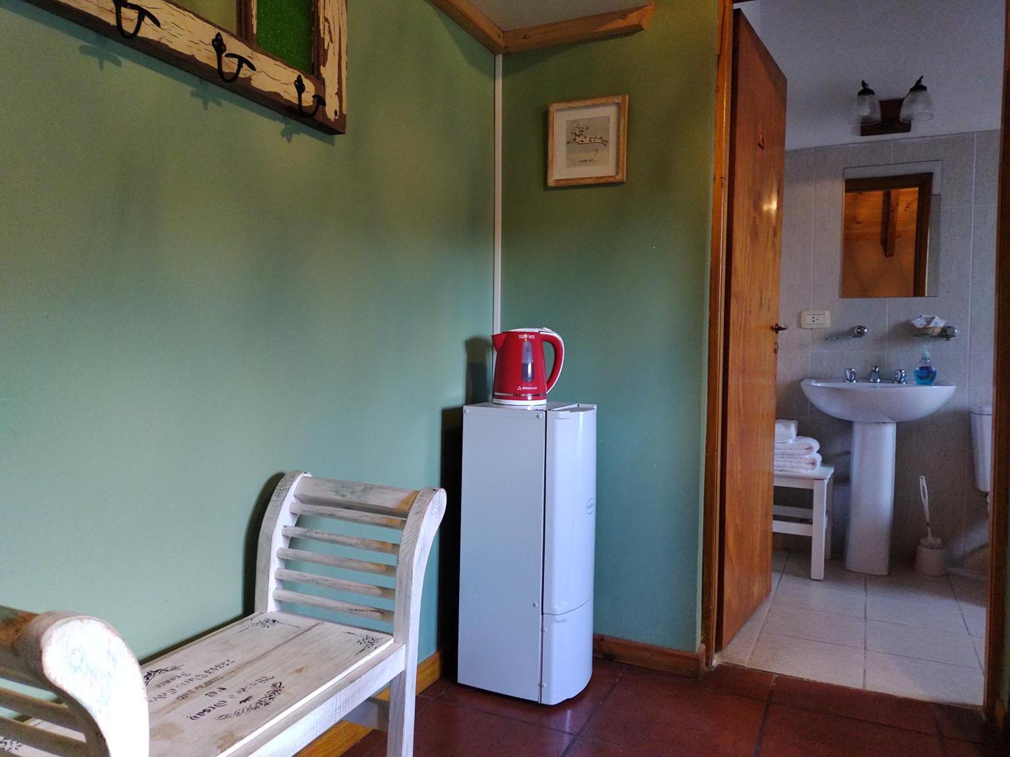 Hosteria Bajo Cero Вилья-ла-Ангостура Номер фото