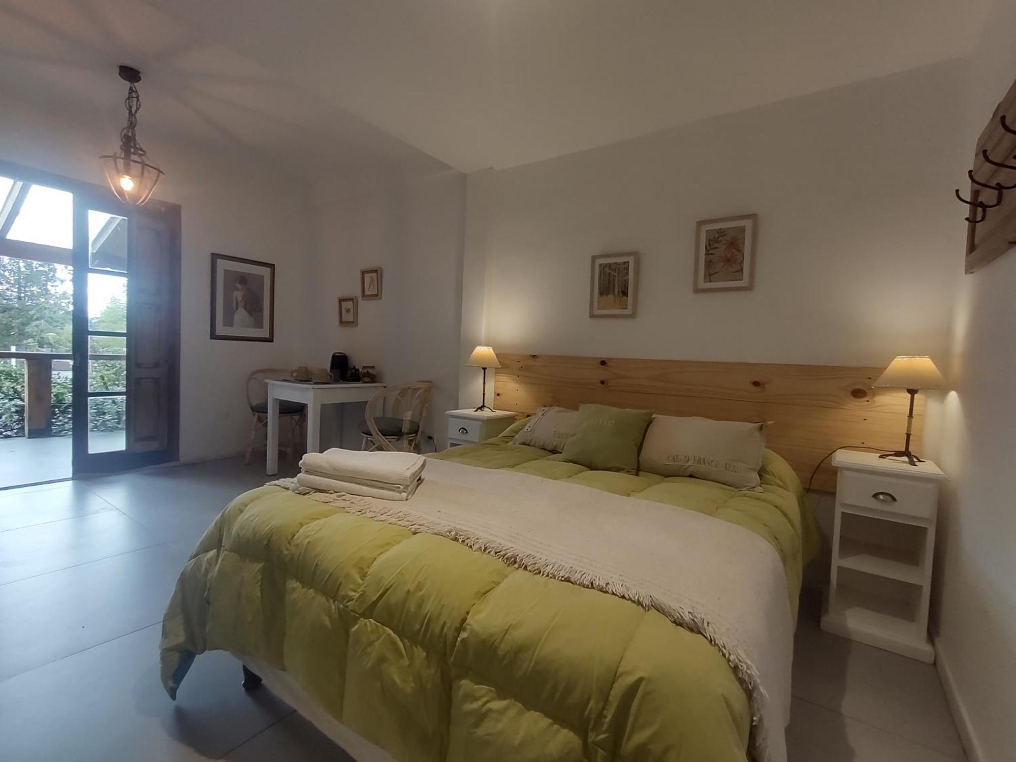 Hosteria Bajo Cero Вилья-ла-Ангостура Номер фото